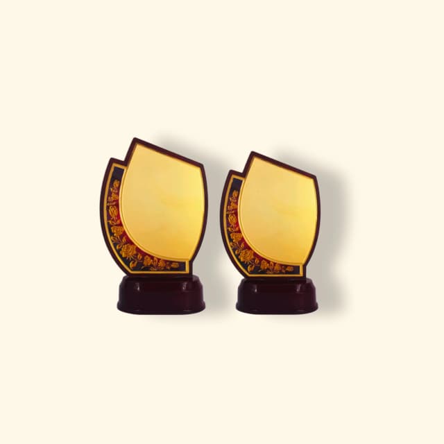 Wooden floral hand trophy